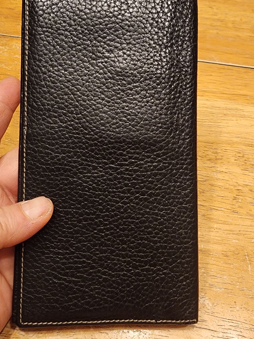black leather Celine long wallet featuring an embossed Triomphe logo.  - Picture 3 of 16